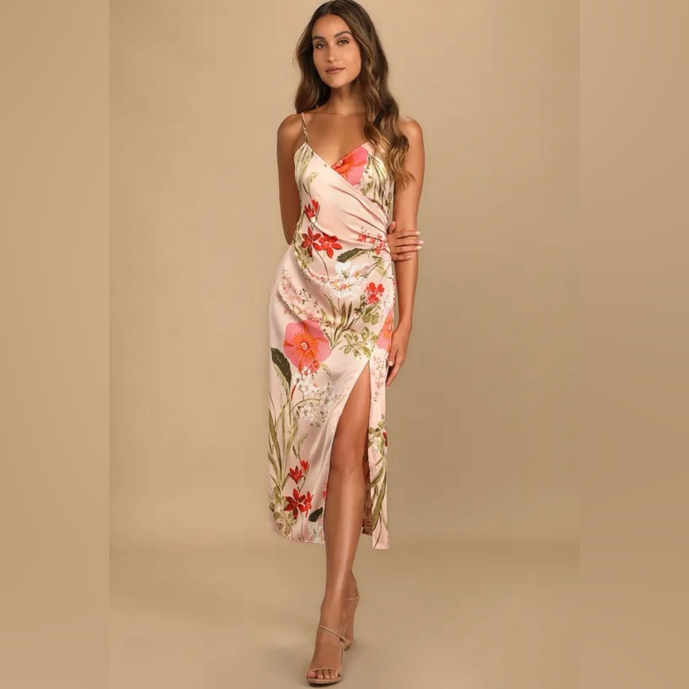 Lulu’s remarkable entrance floral satin midi